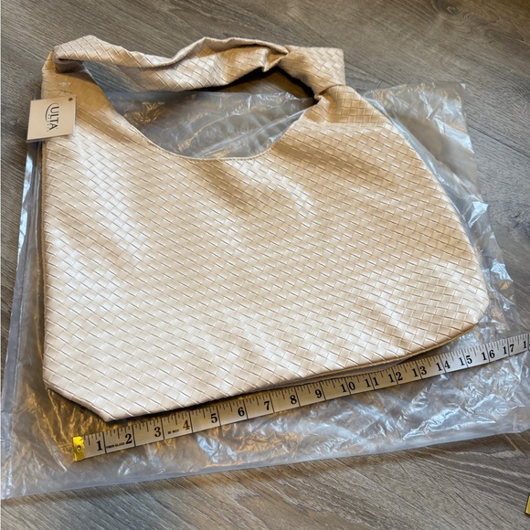 ❗️NEW❗️Elegant Cream Woven Women's Bag - Picture 7 of 7